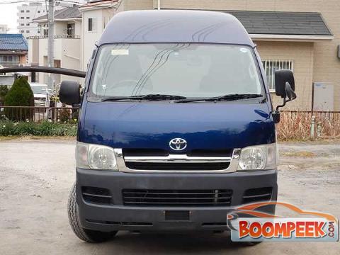 Toyota HiAce KDH205 Van For Rent