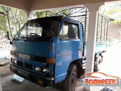 Isuzu Elf 250  double wheel  Lorry (Truck) For Rent