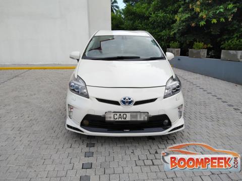 Toyota Prius G Touring 3rd Gen Car For Rent
