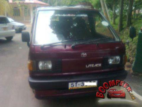 Toyota Liteace   Van For Sale