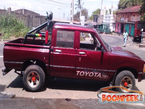 Toyota LN 40 40 Cab (PickUp truck) For Sale