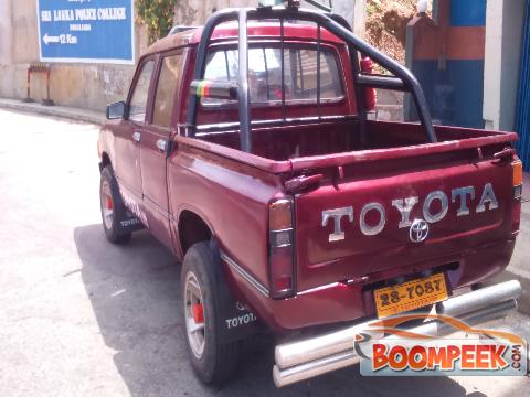 Toyota LN 40 40 Cab (PickUp truck) For Sale